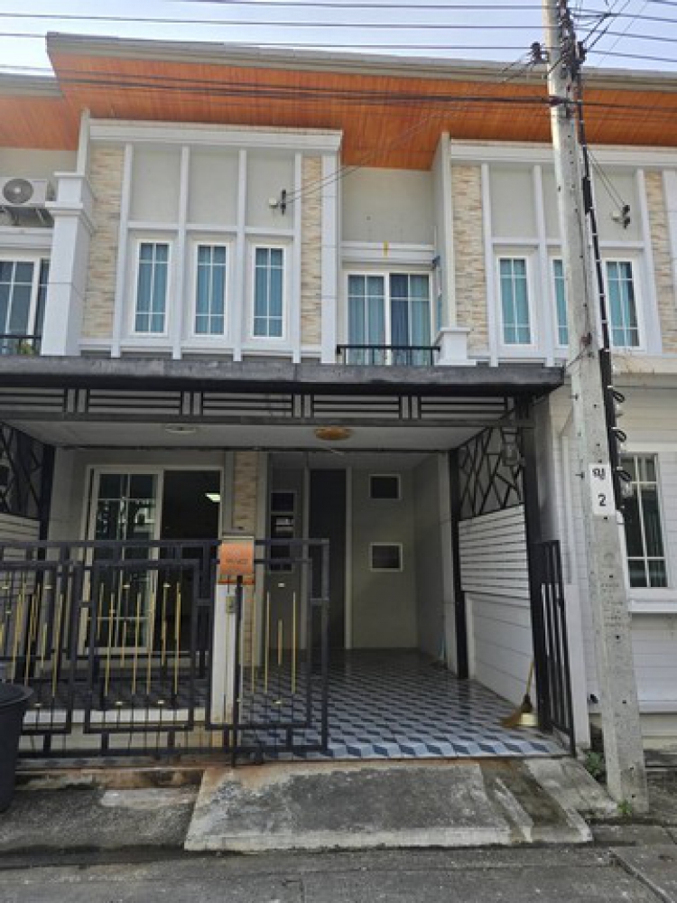TOWNHOUSE โกลเด้น ทาวน์ 2 ปิ่นเกล้า จรัญสนิทวงค์ 0 Rai 0 ngan 16 ตาราง-วา  2890000 THB ราคาดี เยี่ยม บ้านไม่ซ้ำ เพือนบ้านดี