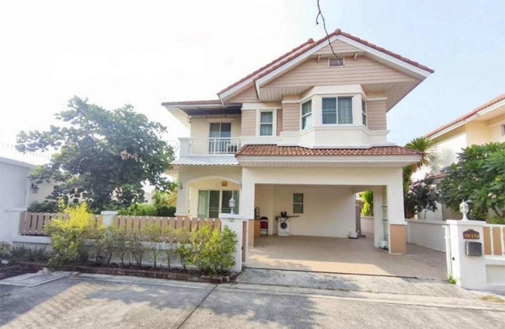 ให้เช่าบ้านเดี่ยว 2 ชั้น ขนาด 65ตรว 3นอน 3 น้ำ มีเฟอร์ พร้อมอยู่ หลังริม ใกล้ทะเลบางแสน ชลบุรี