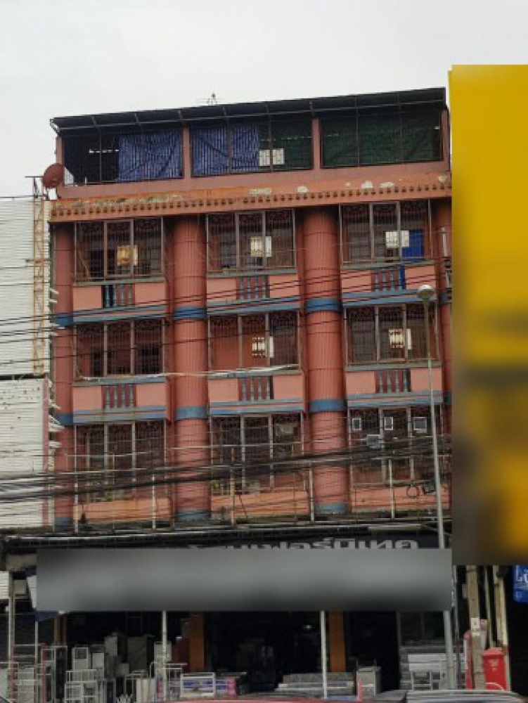 ขายอาคารพาณิชย์ 5 ชั้น  ริมถนนใหญ่ศรีนครินทร์ (ตรงข้าม Foodland)  ทำเลทองติดรถไฟฟ้า