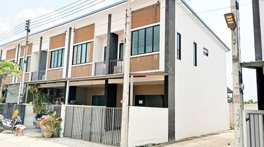 บ้านพร้อมอยู่ คลอง 8 ธัญบุรี  โปรโมชันพิเศษ! พร้อมเงินเหลือสูงสุด 200,000 – 300,000 บาท* ราคาเริ่มต้นเพียง 1.9xx ล้านบาท ฟรีค่าใช้จ่ายวันโอน