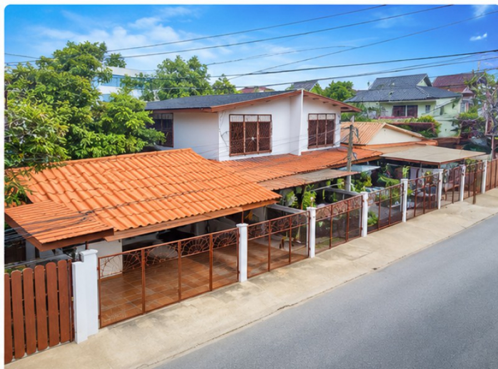 ห้องแยกส่วน า 48ตรว.หบ้านทับช้าง 1.5 กม. 248ตรม.น้าร้านค้าขายได้ติดถนนถูกให้เช่า 4นอน  สะพานสูง APL 4น้ำ 2-3 จอดรถกรุงเทพกรีฑ ติดป้ายได้