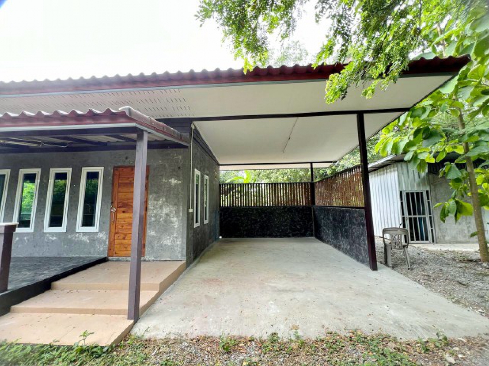 บ้านเดี่ยวชั้นเดียว 1 นอน 1 น้ำ วัดปากน้ำ เดิมบางนางบวช สุพรรณบุรี-ชัยนาท ใกล้รร.วัดปากน้ำ 200 ม.  ใกล้สะพานข้ามแม่น้ำท่าจีน