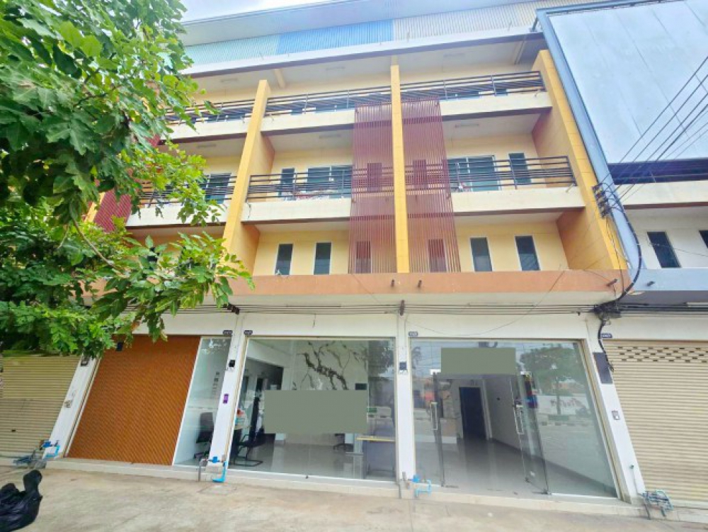 โรบินสัน ราชบุรี 1.98 กม. อาคารพาณิชย์ 3 คูหา 6 นอน  รร.ดรุณาราชบุรีวิเทศศึกษา 600 ม. รพ.ราชบุรี 1.7 กม. 6 น้ำ 73 ตร.ว 516 ตร.ม. ตลาดวรากร