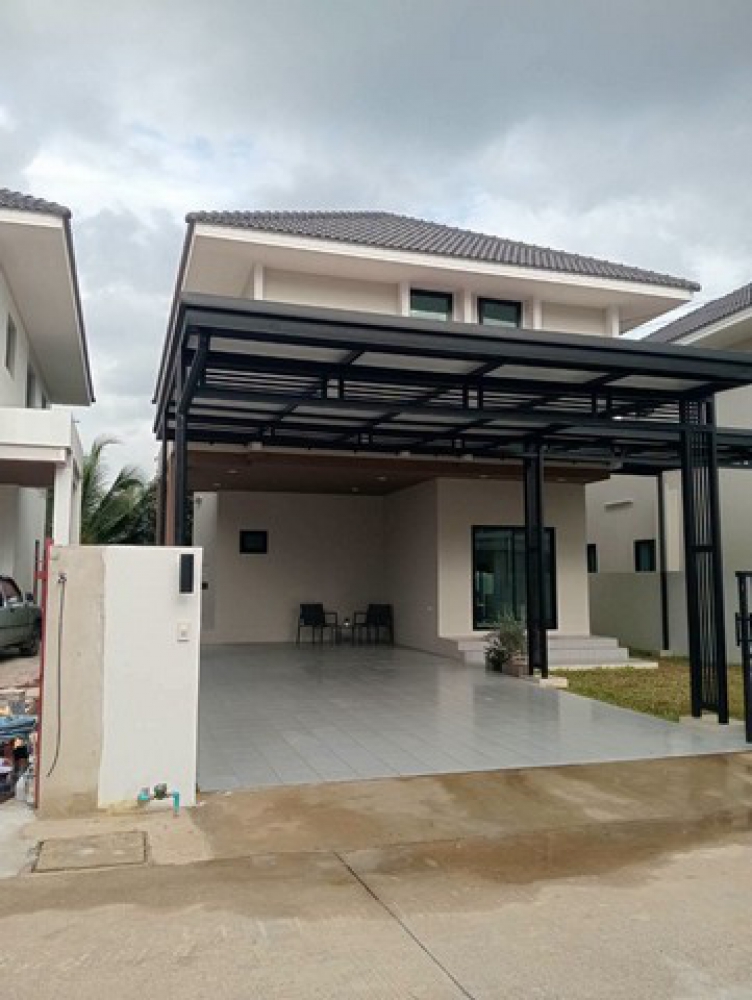 บ้านสร้างใหม่สไตล์ Modern Contemporary มีพื้นที่รอบบ้าน หนองจ๊อม