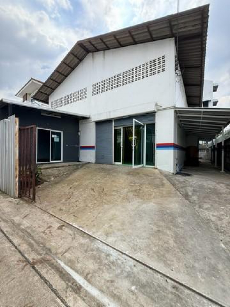 ให้เช่าโกดัง 300 ตร.ม. พร้อมออฟฟิศ ย่านรัชดา ห้วยขวาง ใกล้ MRT สุทธิสาร